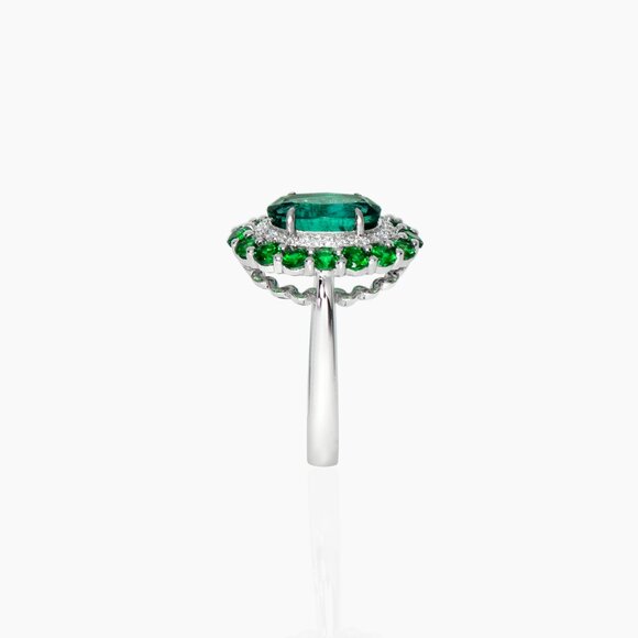 Emerald Ring - Picture 6 of 8